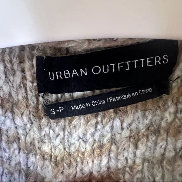 Urban Outfitters Retro Vibe Size Small Womens Cropped Sweater Statement Sleeves - Picture 5 of 8
